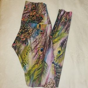 Beautiful Emily Hsu peacock workout leggings